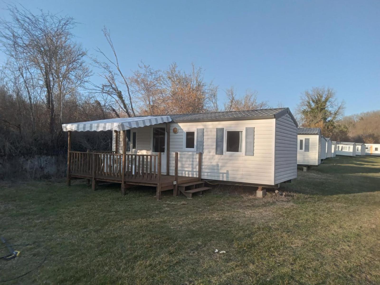 Mobile Home Sleeps 4 Monsec Bagian luar foto
